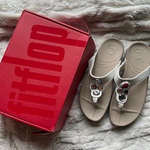 New in box fit flop white gem sandals size 9